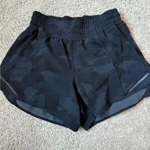 Lululemon Hotty Hot shorts 4 in